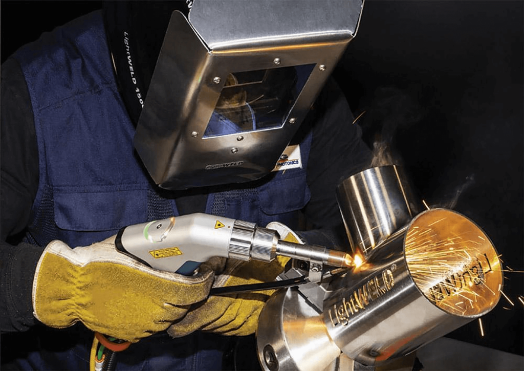 laser-welding-in-hand